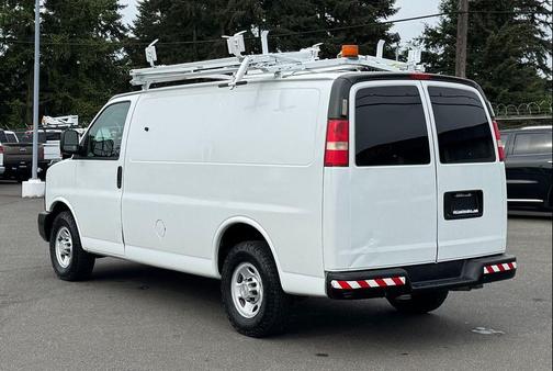 Summit White 2010 Chevrolet Express 2500 Work Van