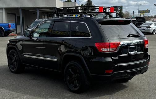 Brilliant Black Crystal Pearl 2012 Jeep Grand Cherokee Laredo
