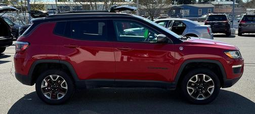 Redline Pearlcoat 2018 Jeep Compass Trailhawk
