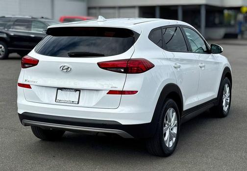 Dazzling White 2019 Hyundai TUCSON SE