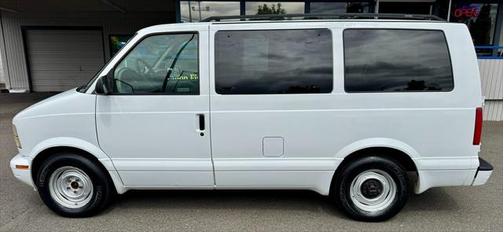 2001 GMC Safari SLE