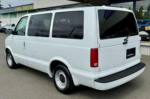 2001 GMC Safari SLE