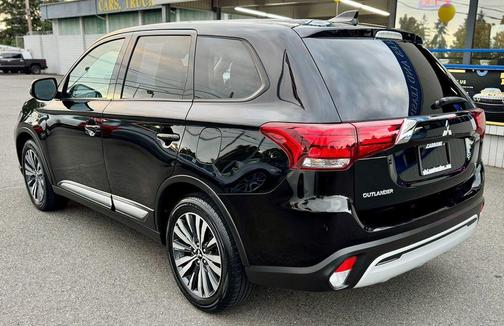 2020 Mitsubishi Outlander SE