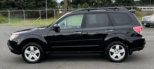 Obsidian Black Pearl 2010 Subaru Forester 2.5 X Limited