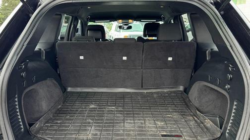 Diamond Black Crystal Pearlcoat 2017 Jeep Grand Cherokee Laredo