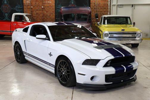 2014 Ford Shelby GT500 Base