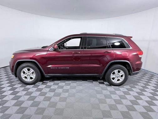 Velvet Red Pearlcoat 2017 Jeep Grand Cherokee Laredo