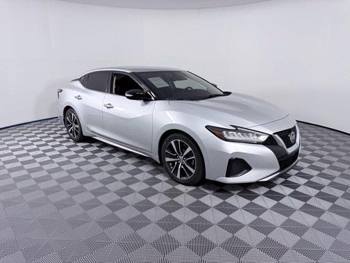 Brilliant Silver Metallic 2021 Nissan Maxima SV