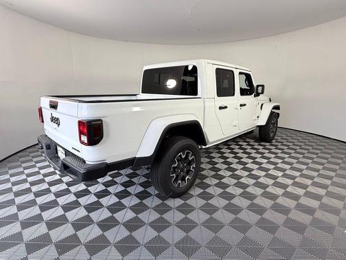 Bright White 2026 Jeep Gladiator Sport