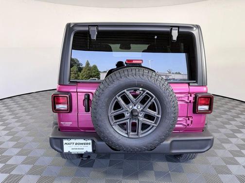 Tuscadero Pearlcoat 2026 Jeep Wrangler Sport