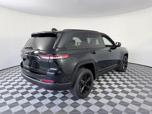 Diamond Black 2023 Jeep Grand Cherokee Limited