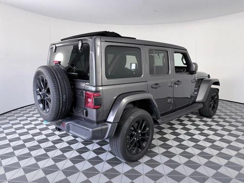 Granite Crystal Clearcoat Metallic 2022 Jeep Wrangler Unlimited 4xe Sahara