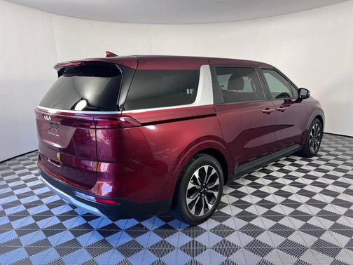 2024 Kia Carnival EX
