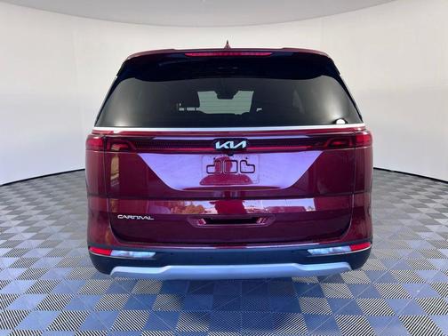 2024 Kia Carnival EX