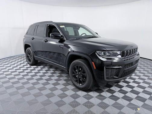 2026 Jeep Grand Cherokee Laredo
