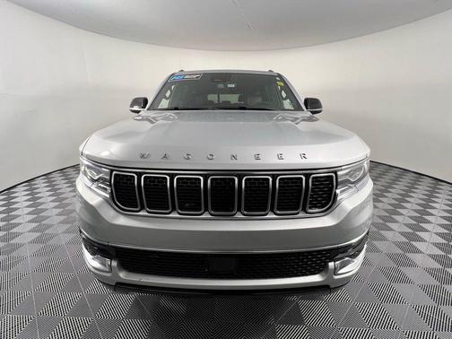 2023 Jeep Wagoneer L Base