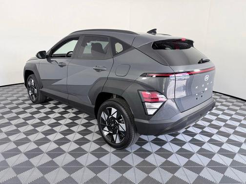 Gray Pearl 2025 Hyundai KONA SEL