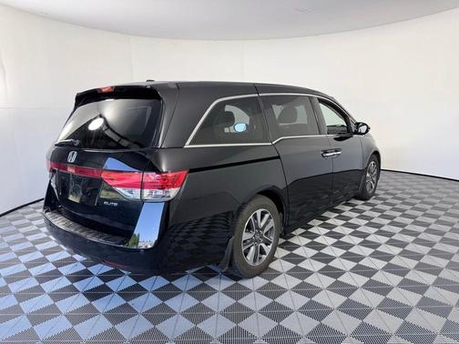 Crystal Black Pearl 2015 Honda Odyssey