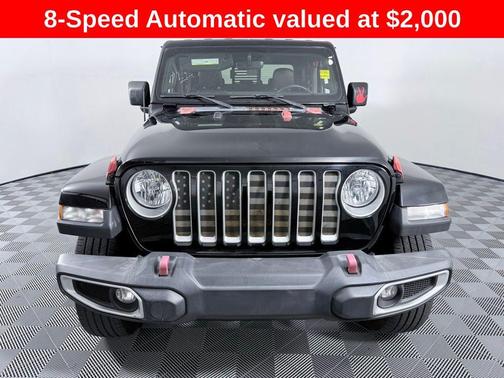 Black Clearcoat 2022 Jeep Gladiator Overland