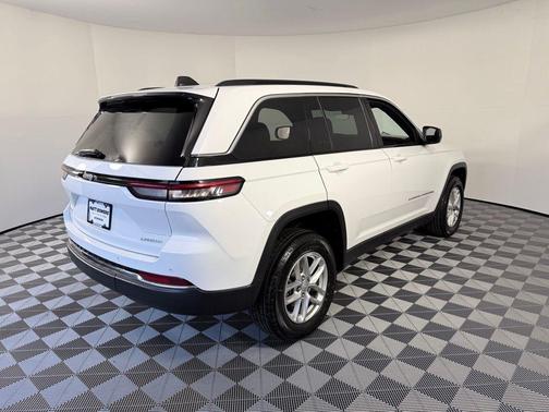 Bright White 2026 Jeep Grand Cherokee Laredo X 4x2