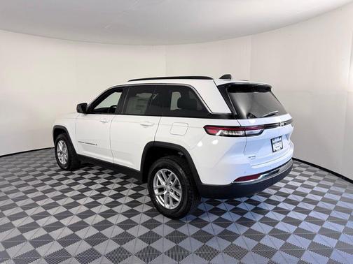 Bright White 2026 Jeep Grand Cherokee Laredo X 4x2
