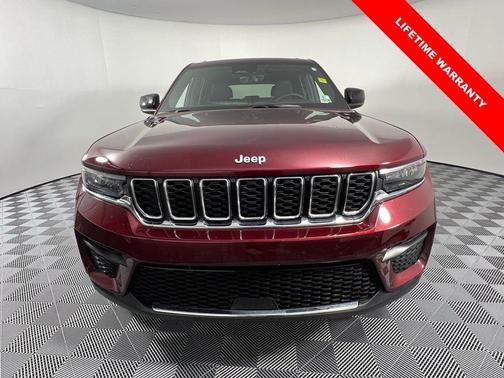 2025 Jeep Grand Cherokee Laredo