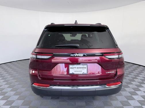 2026 Jeep Grand Cherokee Laredo 4x2