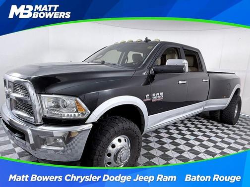 Brilliant Black Crystal Pearlcoat 2016 RAM 3500 Laramie