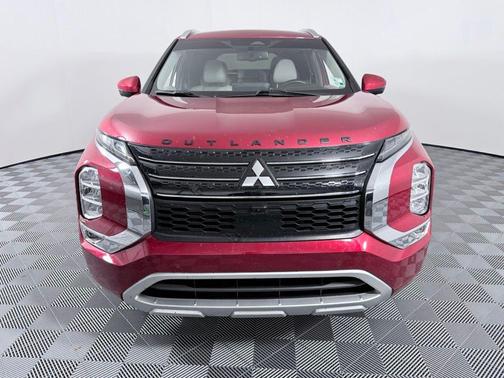 Red 2024 Mitsubishi Outlander SEL