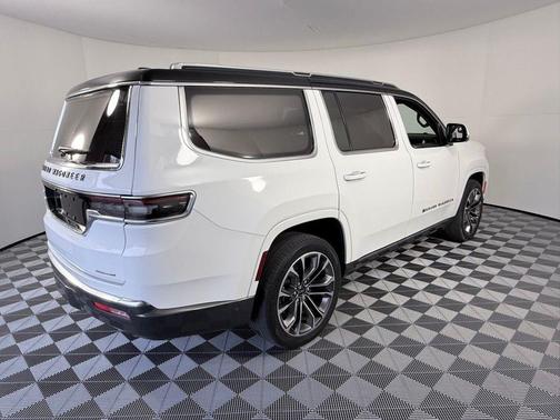 2022 Jeep Grand Wagoneer Series III
