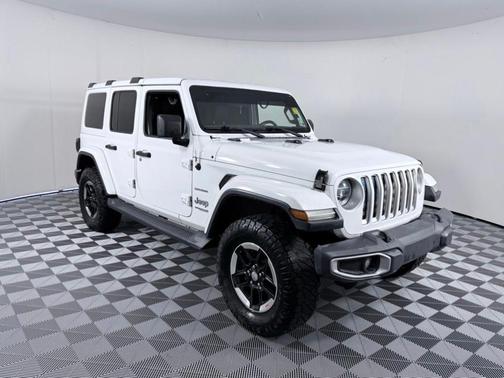 Bright White Clearcoat 2018 Jeep Wrangler Unlimited Sahara