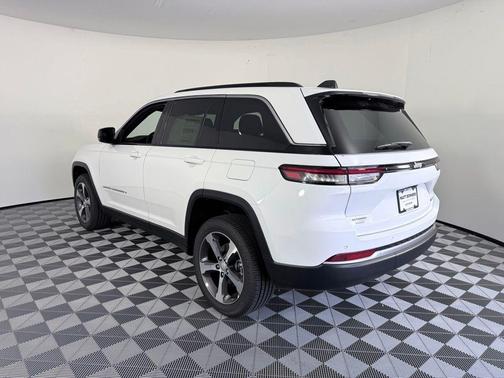 Bright White 2026 Jeep Grand Cherokee Limited 4x2