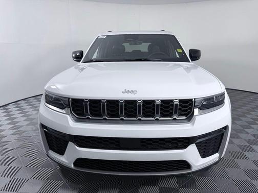 Bright White 2026 Jeep Grand Cherokee Limited 4x2