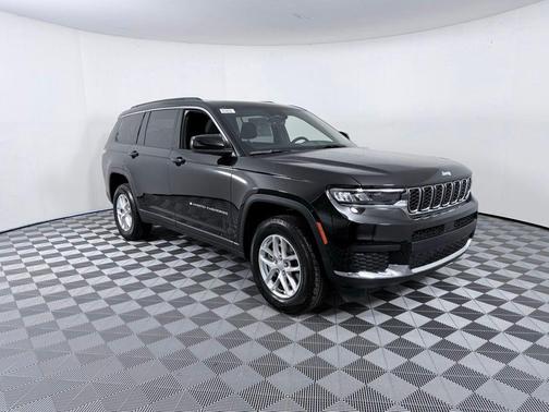 Diamond Black 2026 Jeep Grand Cherokee Laredo