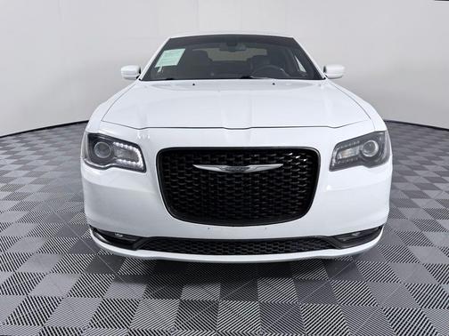 2018 Chrysler 300 S