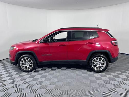 2023 Jeep Compass Latitude Lux
