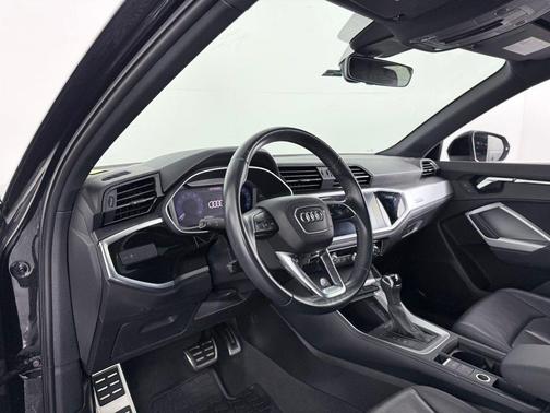 2020 Audi Q3 45 S line Premium