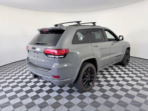 Sting Gray Clearcoat 2020 Jeep Grand Cherokee Altitude