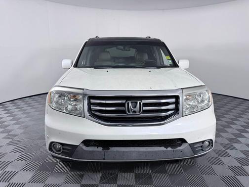 White 2013 Honda Pilot Touring