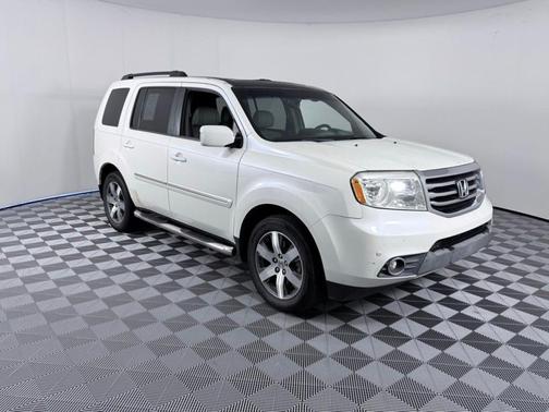 White 2013 Honda Pilot Touring