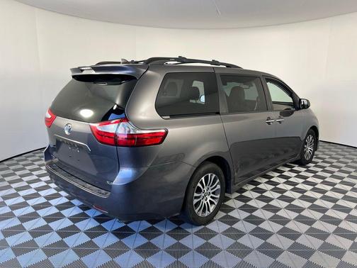 2018 Toyota Sienna L