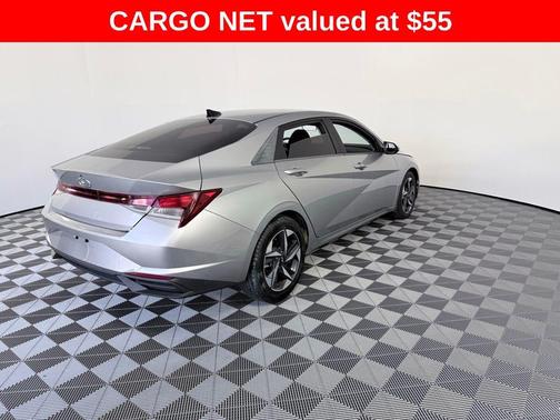 Shimmering Silver Pearl 2023 Hyundai ELANTRA SEL