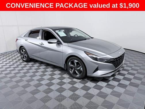 Shimmering Silver Pearl 2023 Hyundai ELANTRA SEL