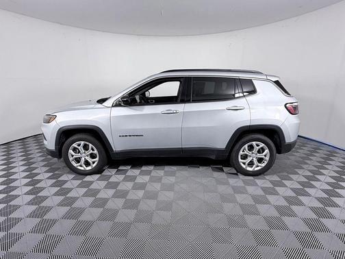 Silver Zynith 2024 Jeep Compass Latitude