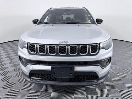 Silver Zynith 2024 Jeep Compass Latitude