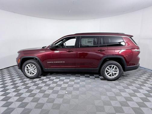 Velvet Red Pearlcoat 2026 Jeep Grand Cherokee Laredo