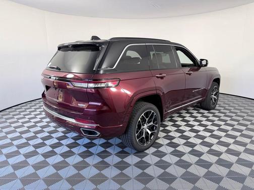 2025 Jeep Grand Cherokee Summit