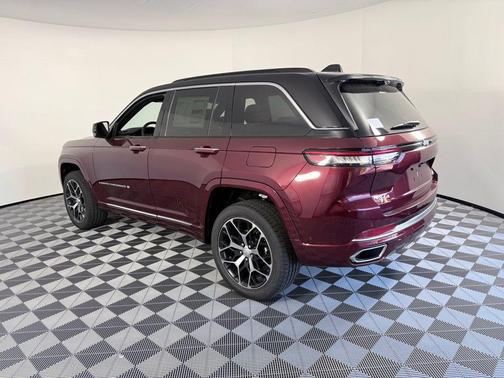2025 Jeep Grand Cherokee Summit