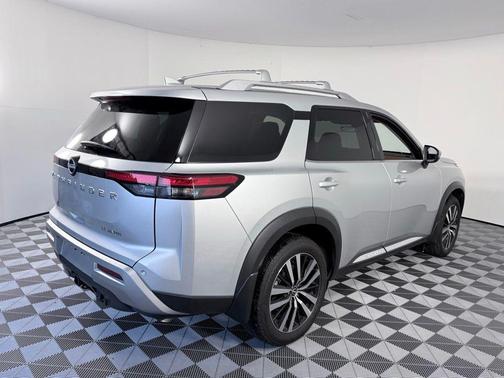 Brilliant Silver Metallic 2025 Nissan Pathfinder Platinum