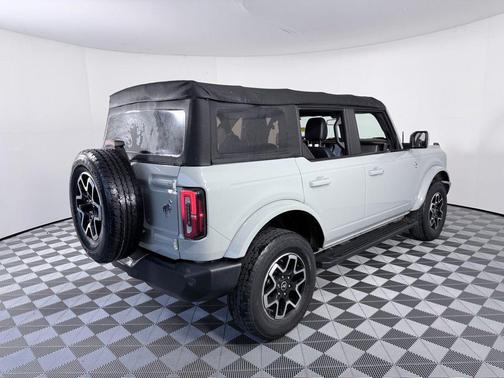 Cactus 2022 Ford Bronco Outer Banks